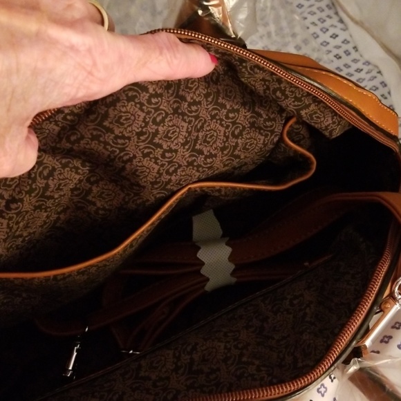 💥SOLD!!!!💥 Women's Handbag - Picture 3 of 7